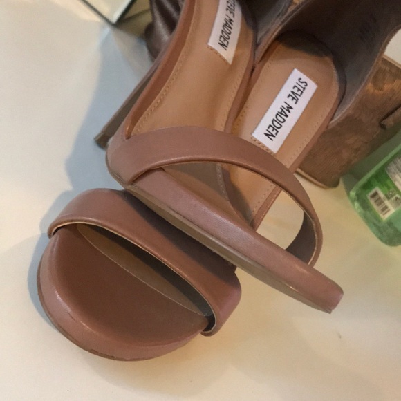 Steve Madden - Picture 3 of 5